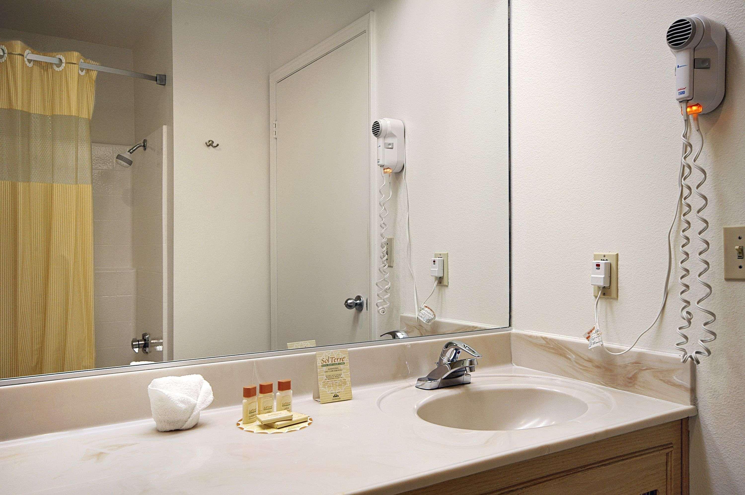 Days Inn By Wyndham Riverside Tyler Mall Bilik gambar